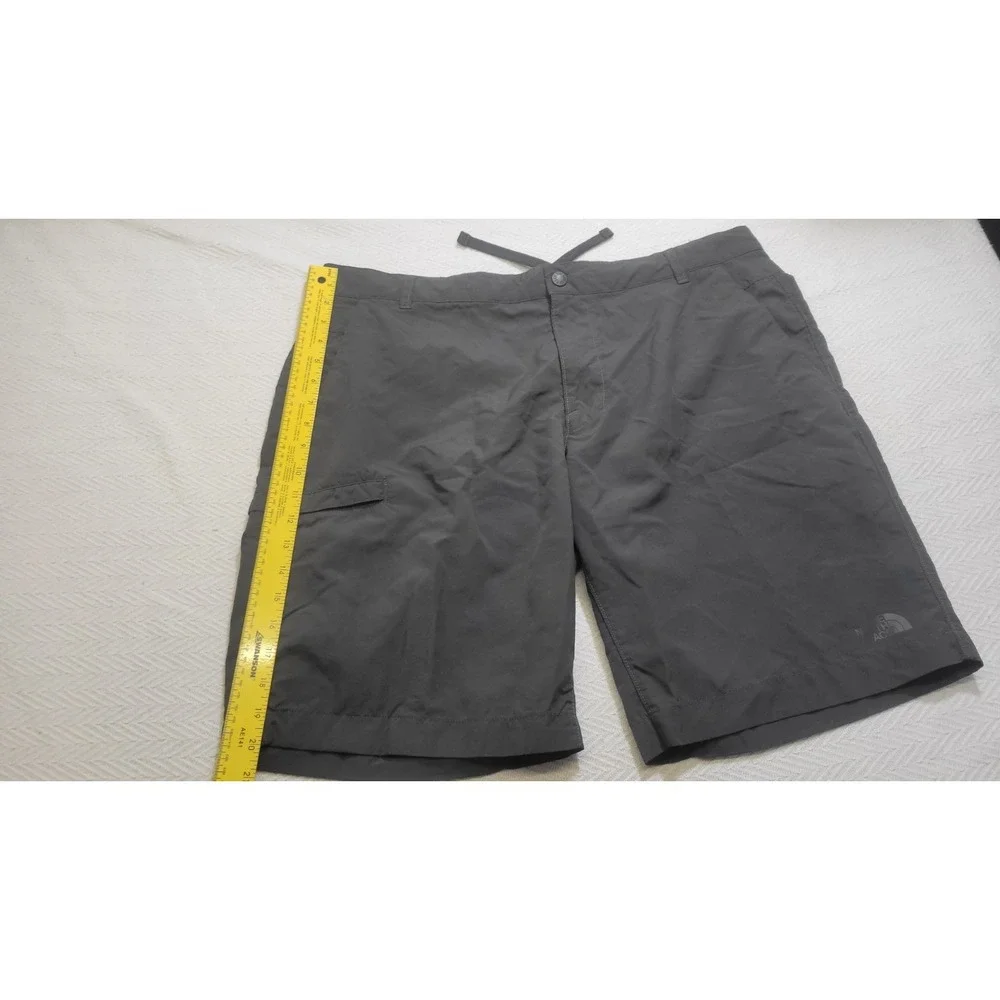 The North Face Paramount Trail Shorts Mens 38 Gray‎ Nylon Cargo Hiking Belted